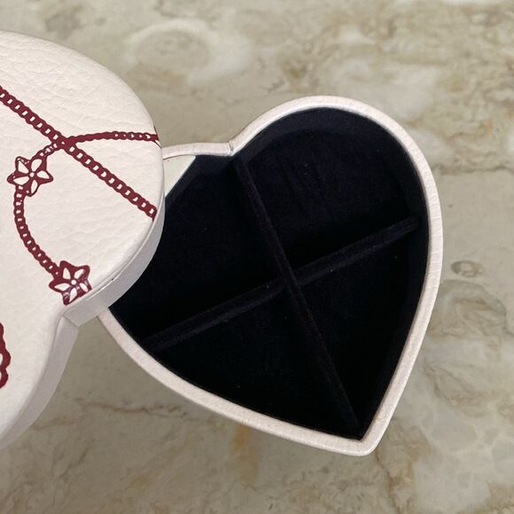 Pandora Genuine Leather Heart Shaped 2-Level Storage Box - Picture 7 of 9